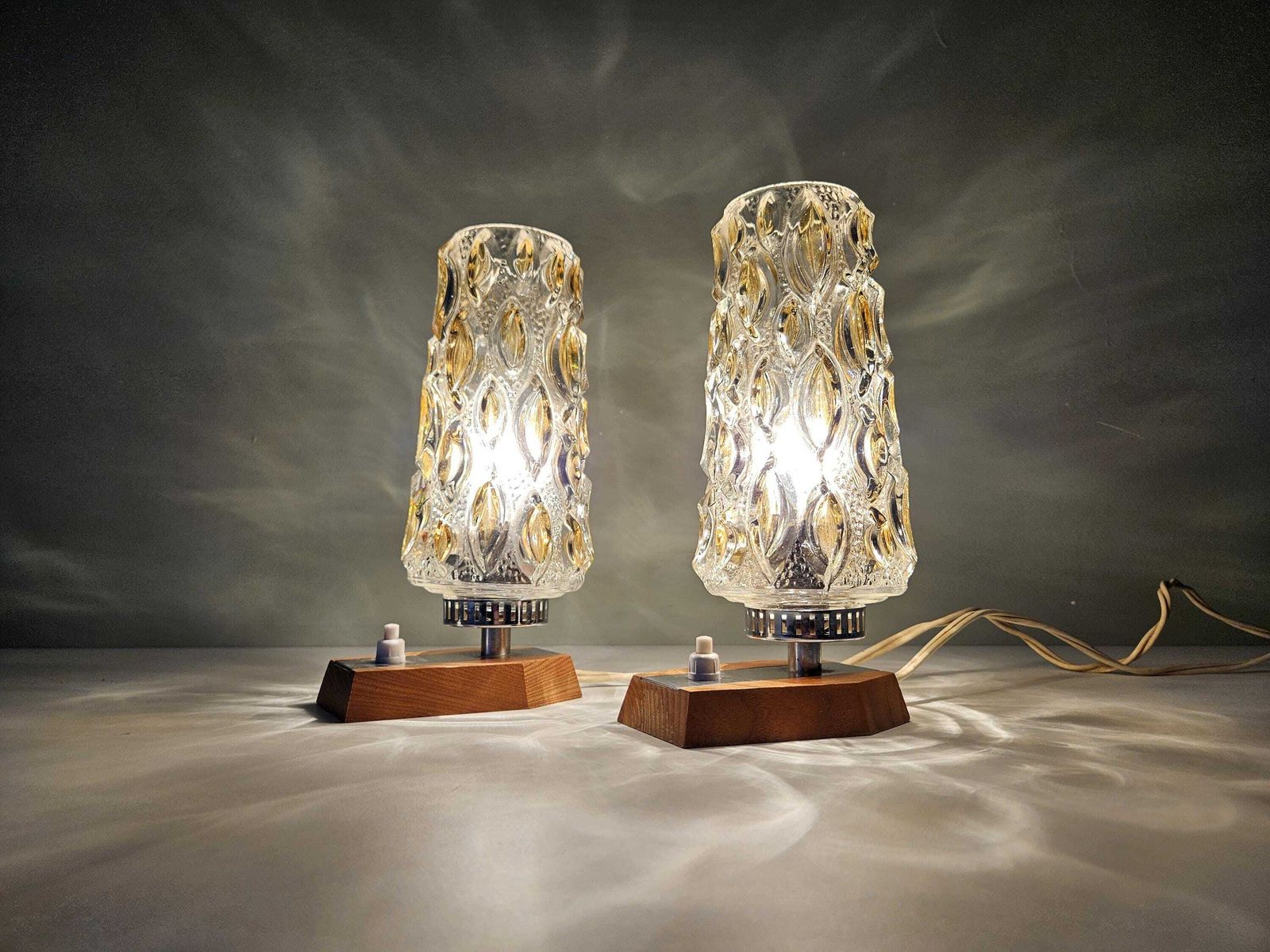 Vintage Bedside Lamps Pair / Desk Lamps / 60's / Mid Century Modern