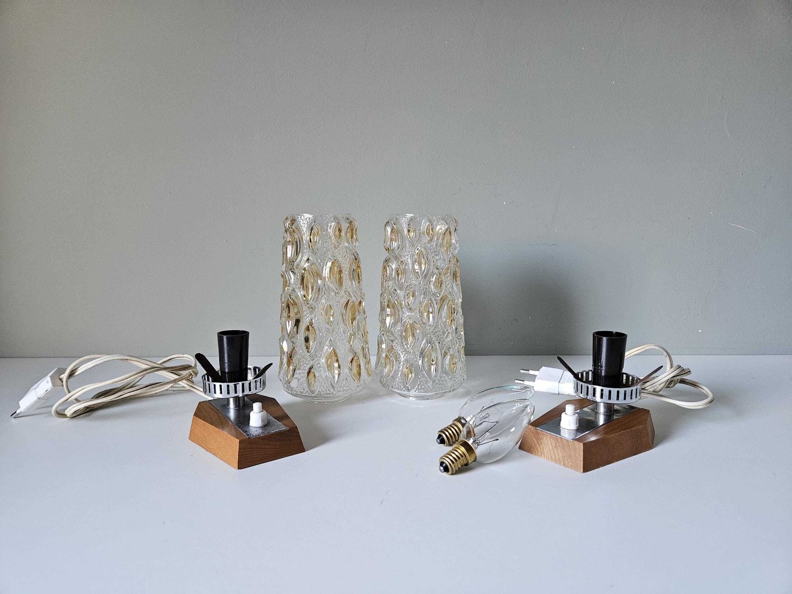Vintage Bedside Lamps Pair / Desk Lamps / 60's / Mid Century Modern photo Lighting