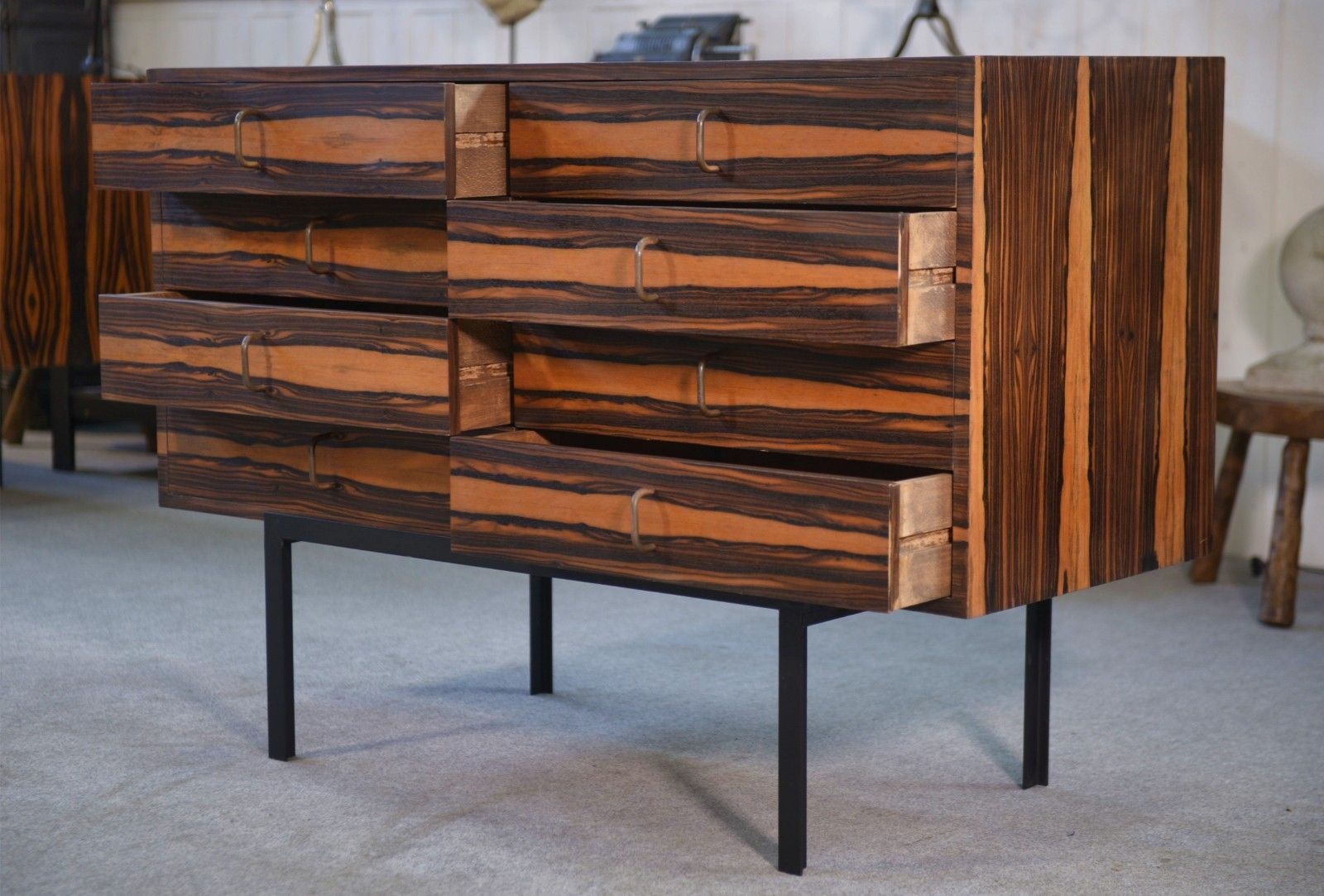 photo vinterior Gabon Ebony Design Chest Of Drawers 8 Drawers 1960's