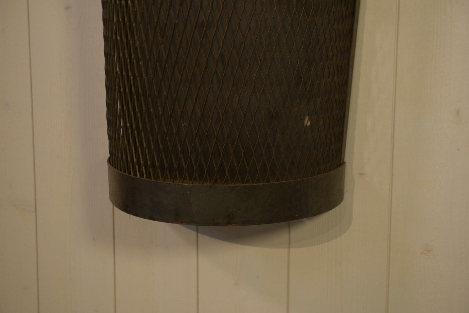 Metal Wire Mesh School Wall Basket photo vinterior