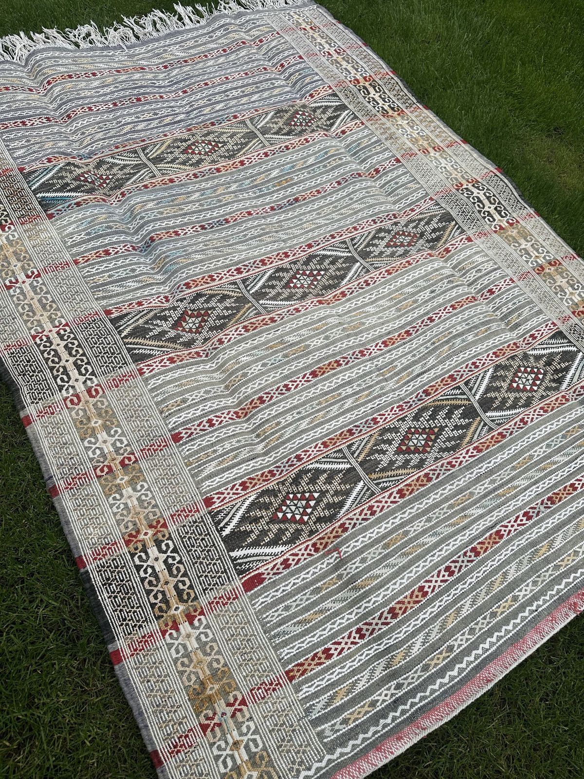 photo furniture Original Nomadic Berber Handwoven Kilim Rug Tiflet