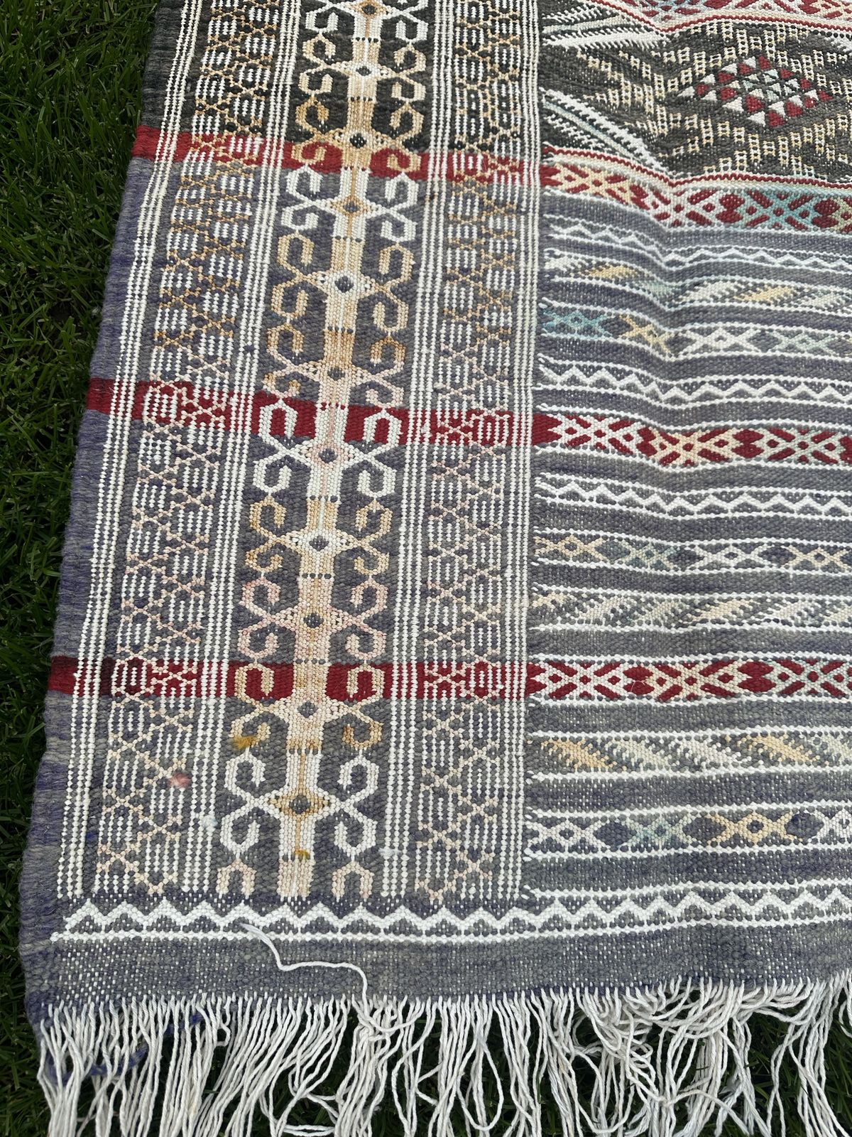 photo buy Original Nomadic Berber Handwoven Kilim Rug Tiflet