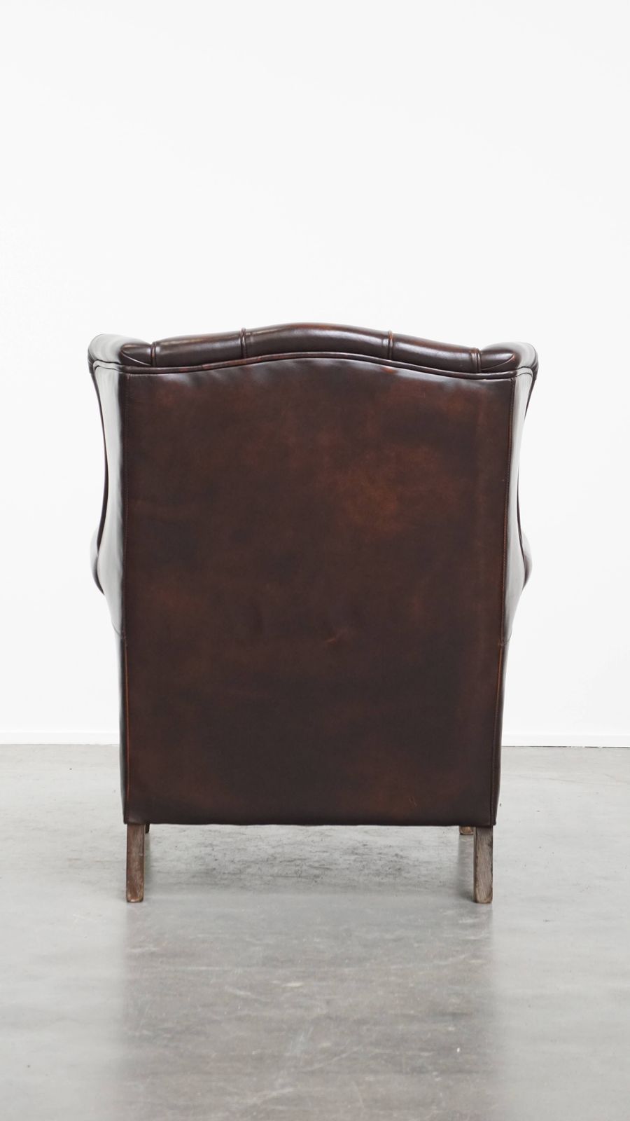 Engelse Stijl Wingback Fauteuil In Koeienhuidleer photo Meubels