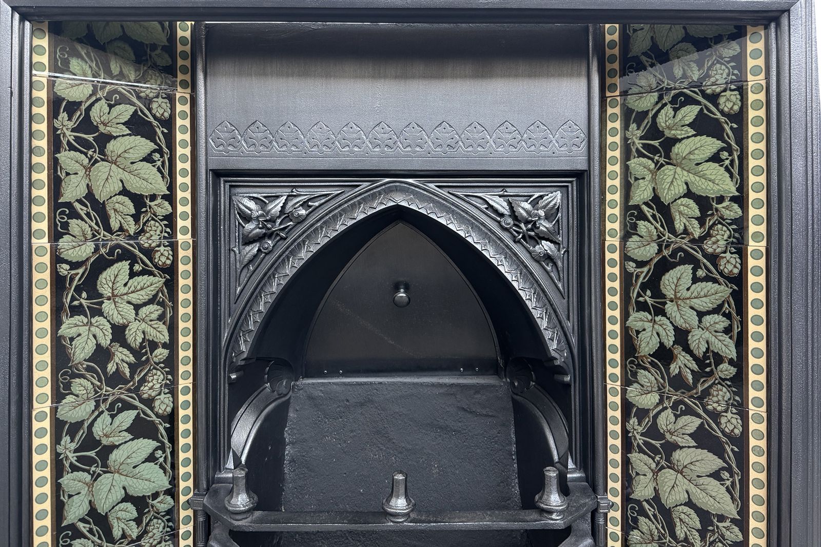 Large And Rare Victorian Gothic Fireplace Insert photo 2950.0