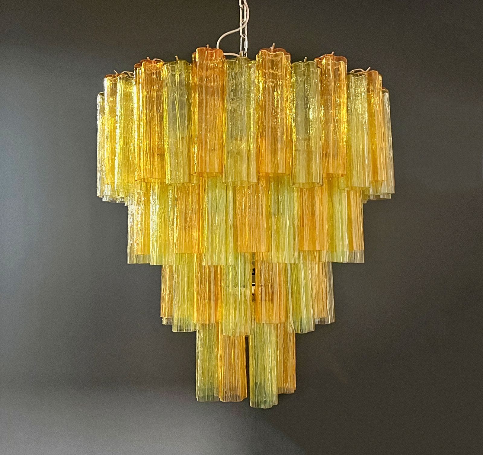 photo vinterior Huge Vintage Murano Glass Tiered Chandelier   80 Glasses   Green And Amber