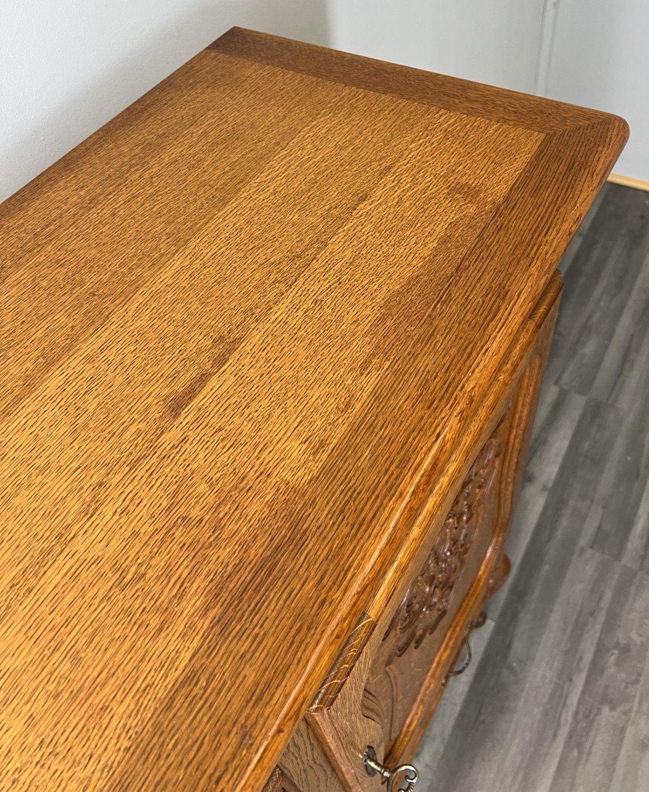 photo furniture Cabinet Vintage French Louis Oak Carved 2 Doors Cupboard Drawer & Key Lot 4498