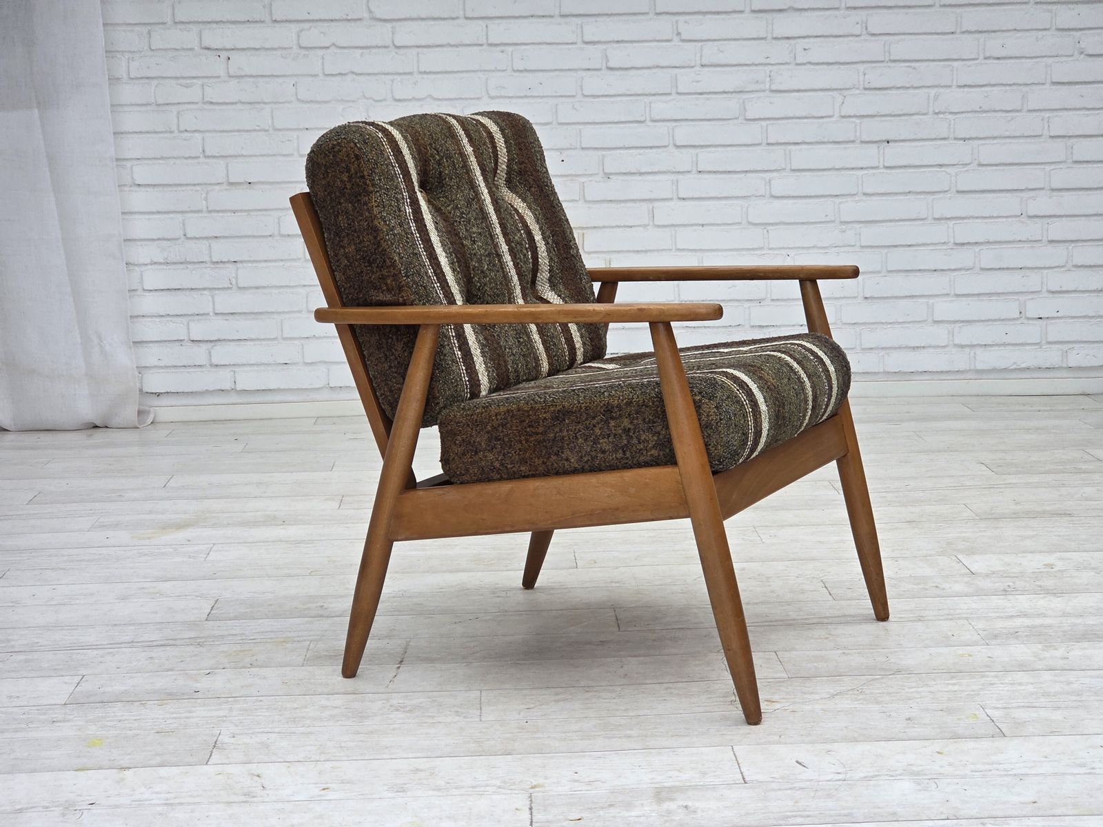 photo vinterior 1970s, Danish Armchair, Beech Wood, Furniture Wool Fabric.