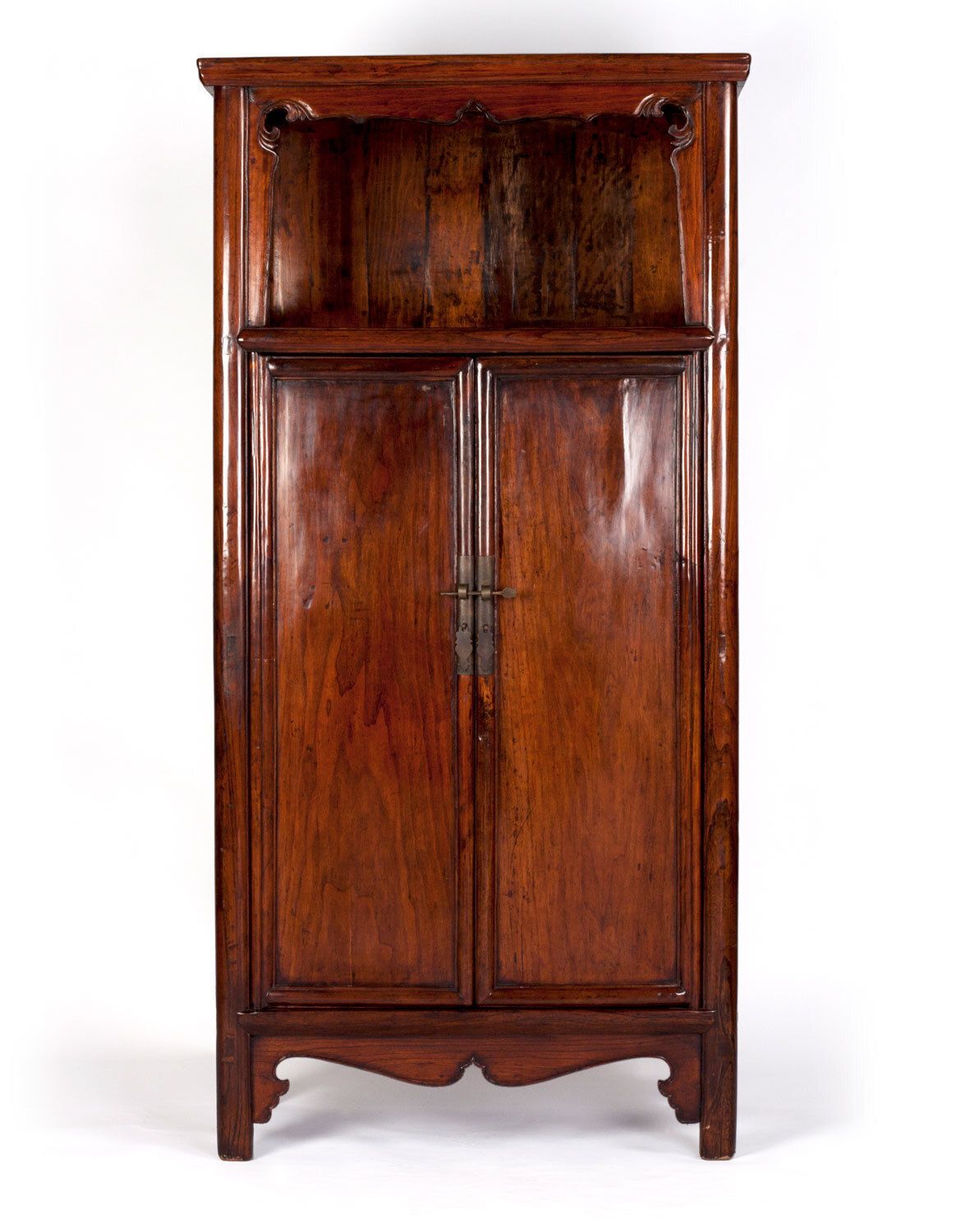 A Chinese Round Corner Display Cabinet, Turn 18th/19th Century
