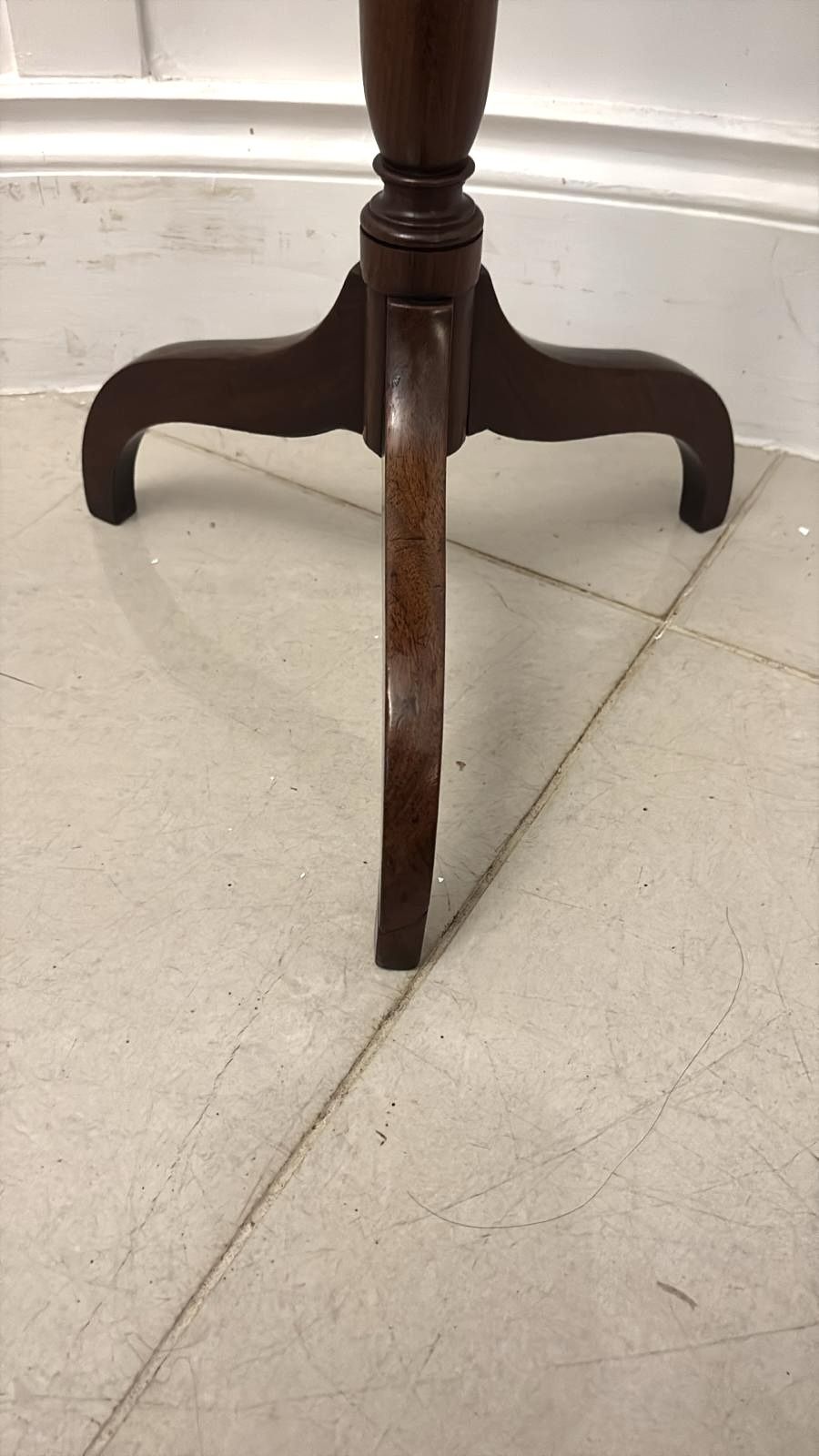 Elegant Antique Quality Mahogany Tripod Occasional Table photo for sale