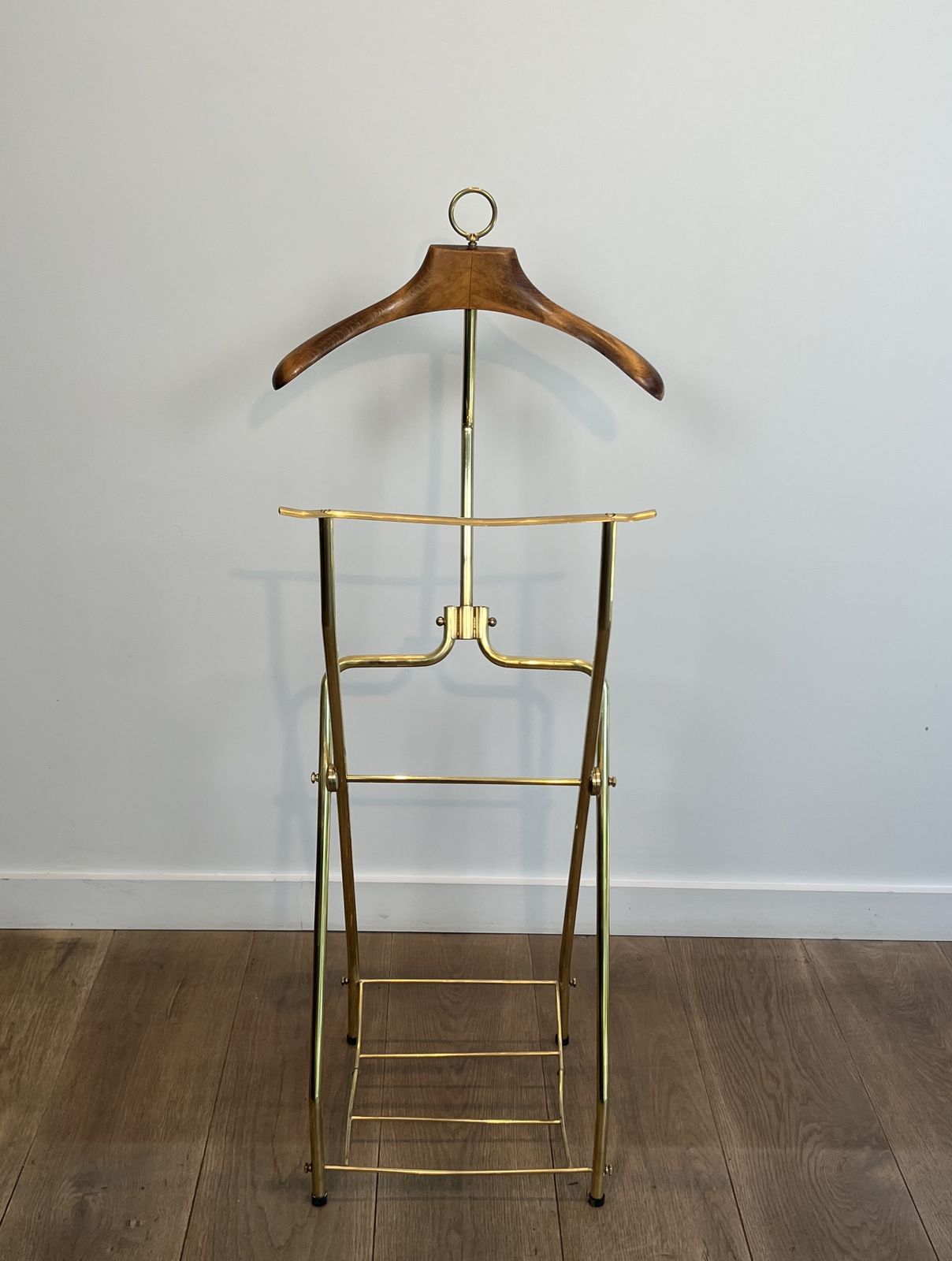 photo vintage Neoclassical Style Folding Valet Stand In Brass And Wood