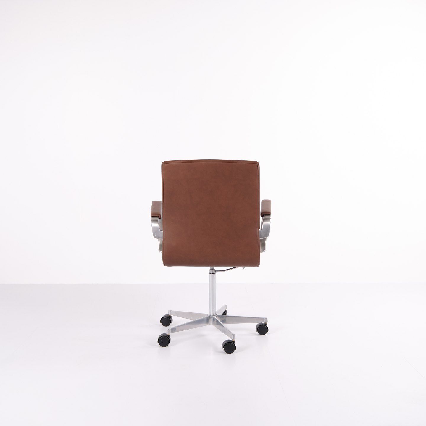 Oxford Classic Office Chair   Model 3291   Brown Leather   Arne Jacobsen   Fritz Hansen photo for sale