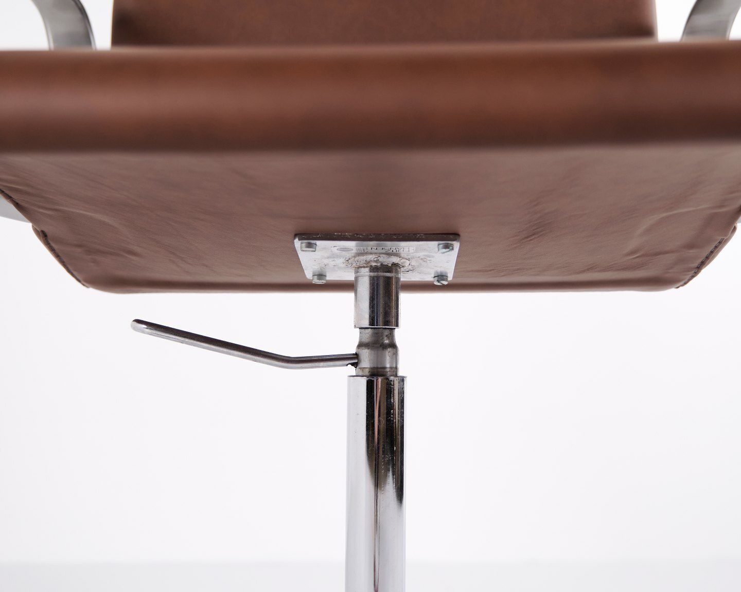 photo furniture Oxford Classic Office Chair   Model 3291   Brown Leather   Arne Jacobsen   Fritz Hansen