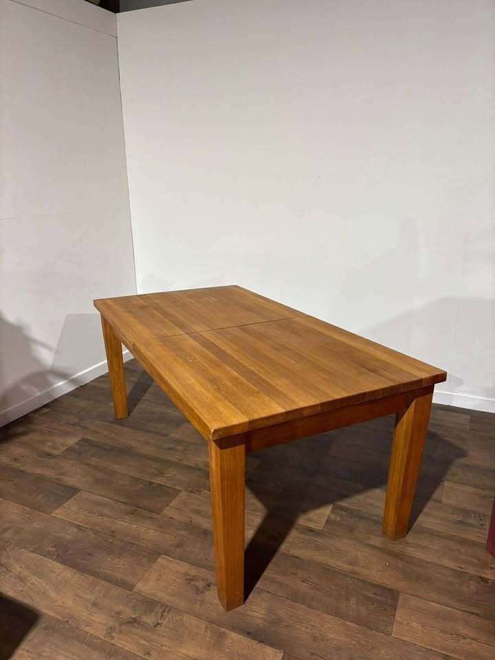 photo buy Contemporary Solid Oak Extending Dining Table