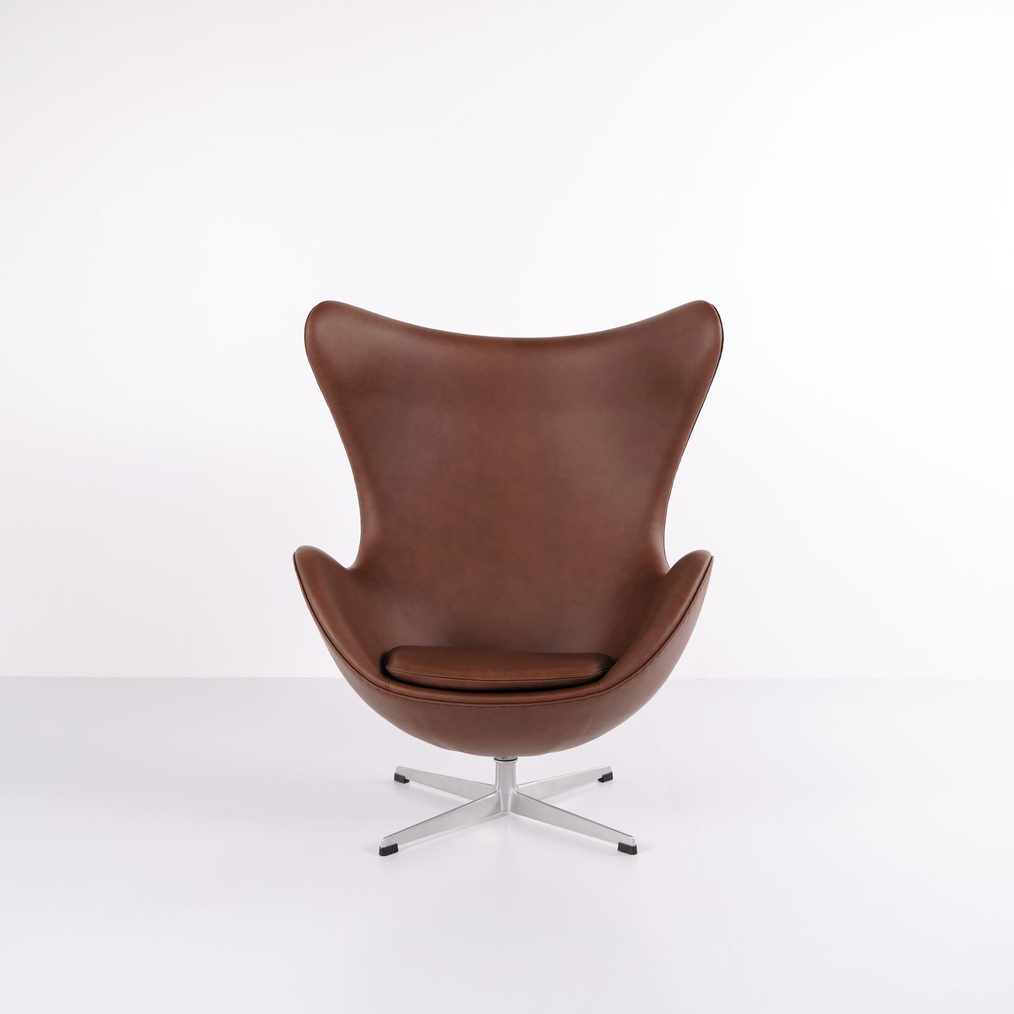 The Egg   Model 3316   Brown Leather   Arne Jacobsen   Fritz Hansen