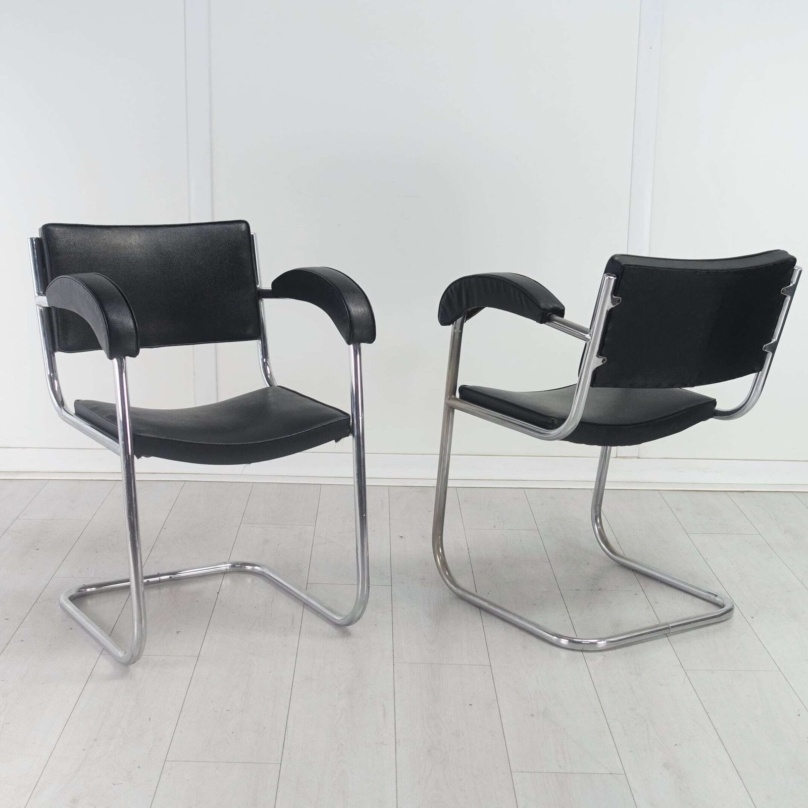 Pair Of Art Deco Arm Chairs By Serge Chermayeff English 1930's photo 475.0