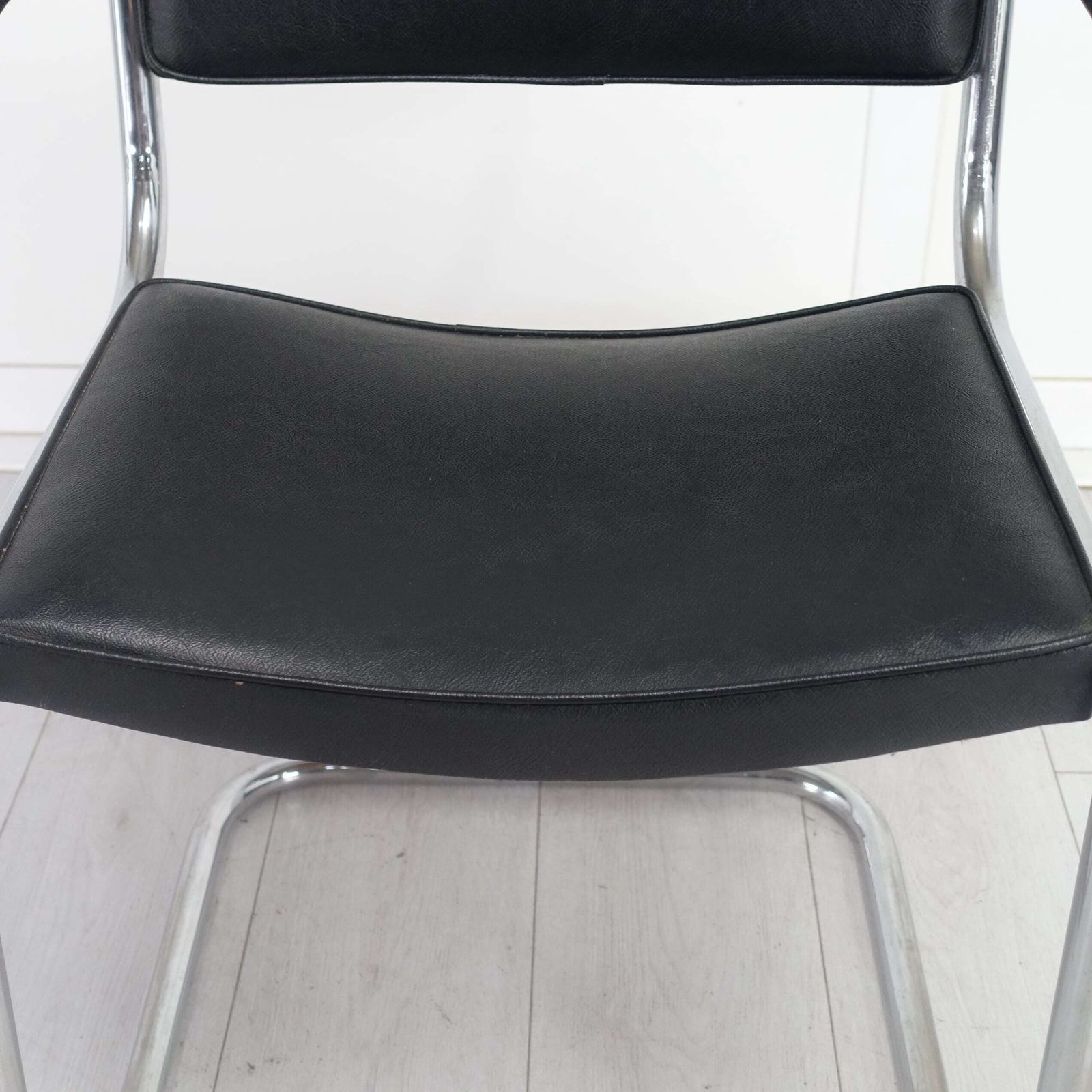 photo vinterior Pair Of Art Deco Arm Chairs By Serge Chermayeff English 1930's