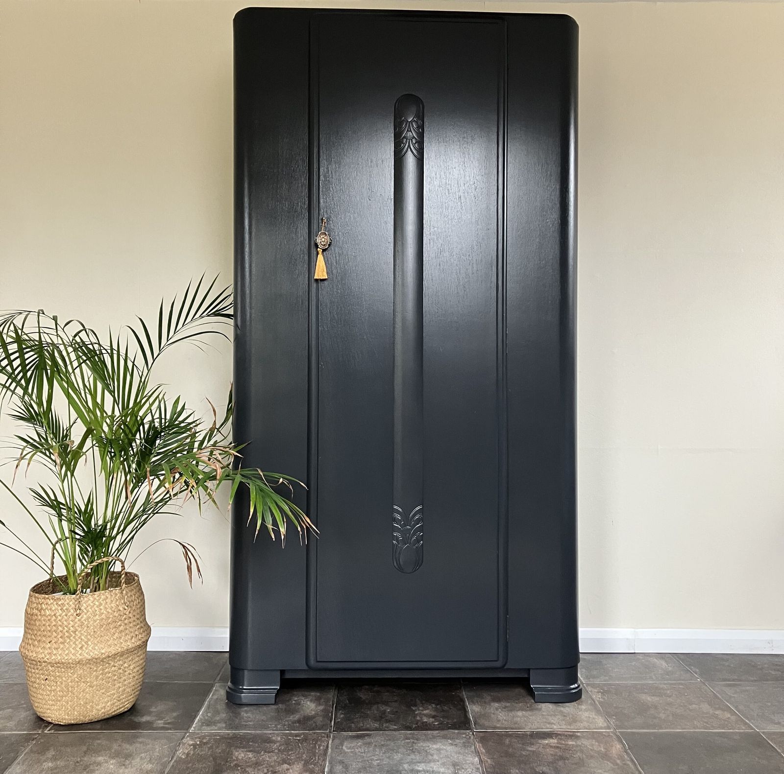 photo vinterior Painted 1940's Mid Century Lebus Bedside And Wardrobe Set With Cws Chest Of Drawers; Farrow And Ball Off Black