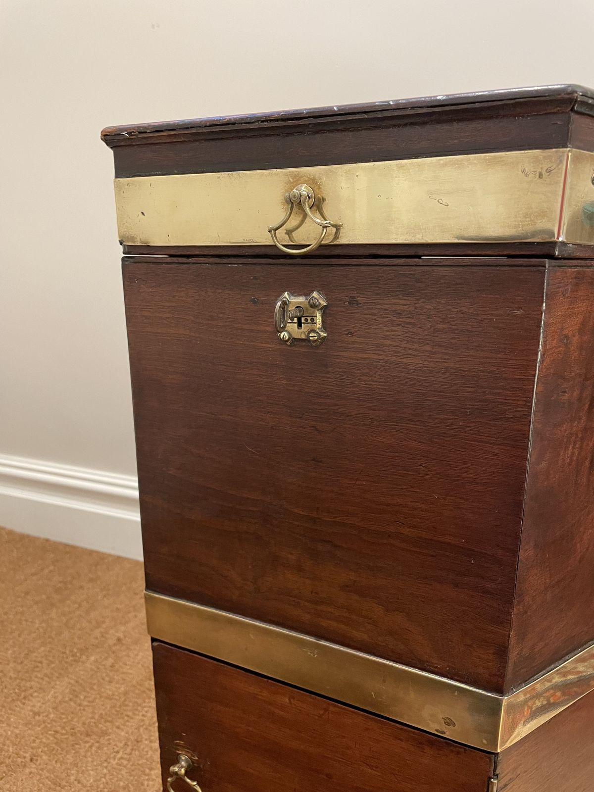 Georgian Mahogany Cellarette photo furniture