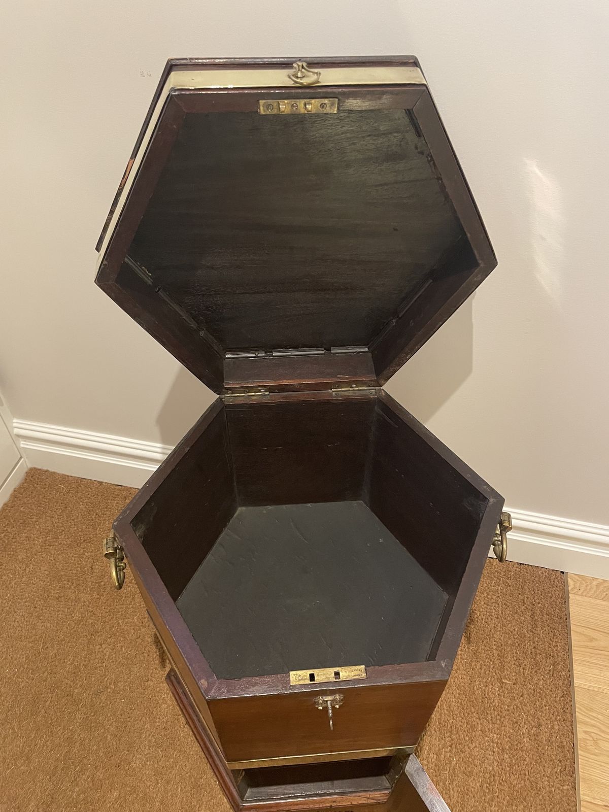 Georgian Mahogany Cellarette photo Home Decor