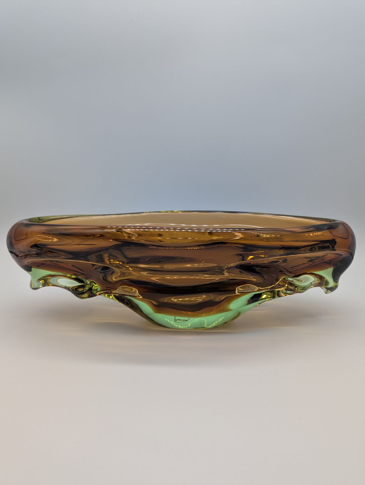 Skrdlovice Art Glass Bowl Or Jardinière – Green & Cinnamon Amber, Attributed To Jan Beránek (1950s–60s)