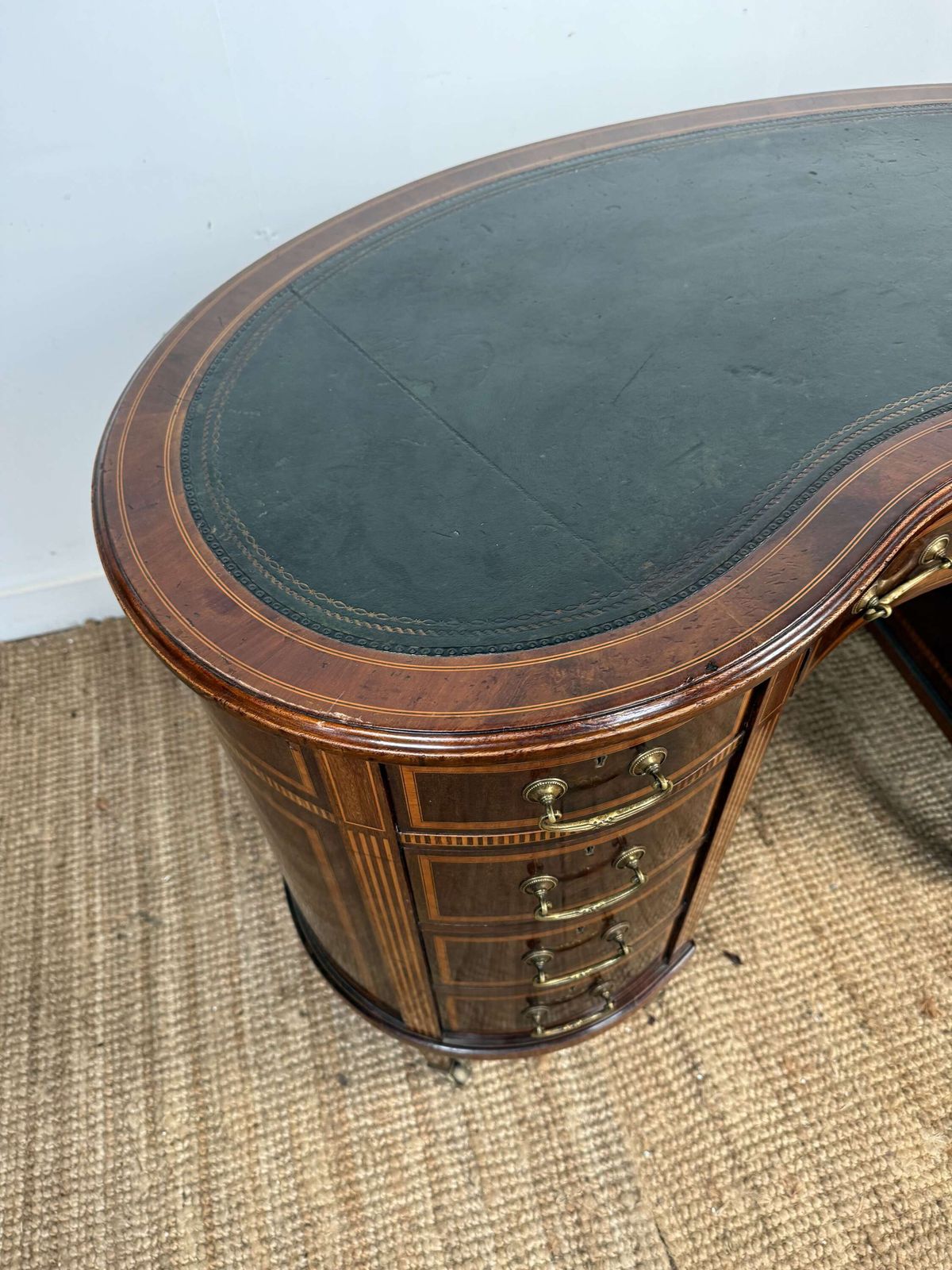 Edwardian Kidney Shaped Writing Desk / Pedestal Desk photo vinterior