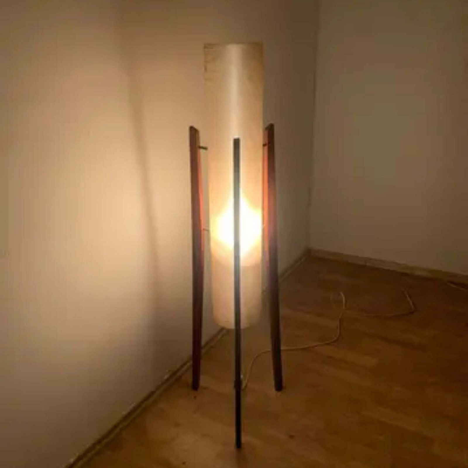 Retro Rocket Floor Lamp, Fibreglass Shade & Wooden Legs, 1960s photo vinterior