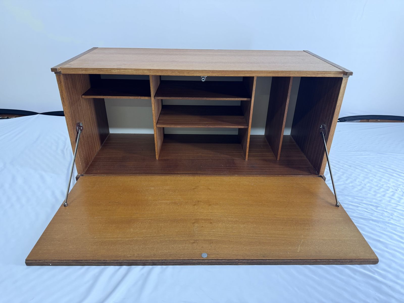 Beaver And Tapley Wall Mounted Unit (Including Levelling Wall Bracket)