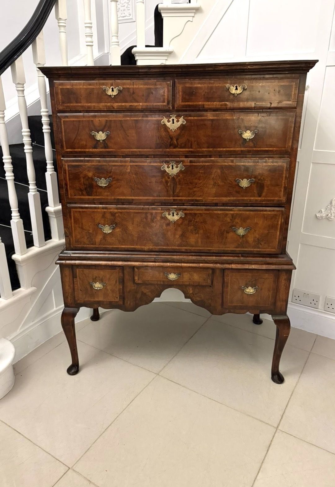 photo furniture Exceptional Quality Early 18th Century Antique George I Walnut Chest On Stand