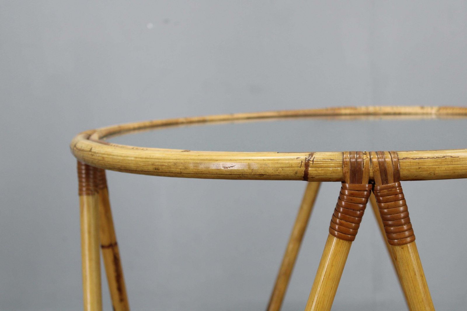 1960s Italian Rattan Coffee Table With Glass Top, Mid Century Round Design photo vinterior