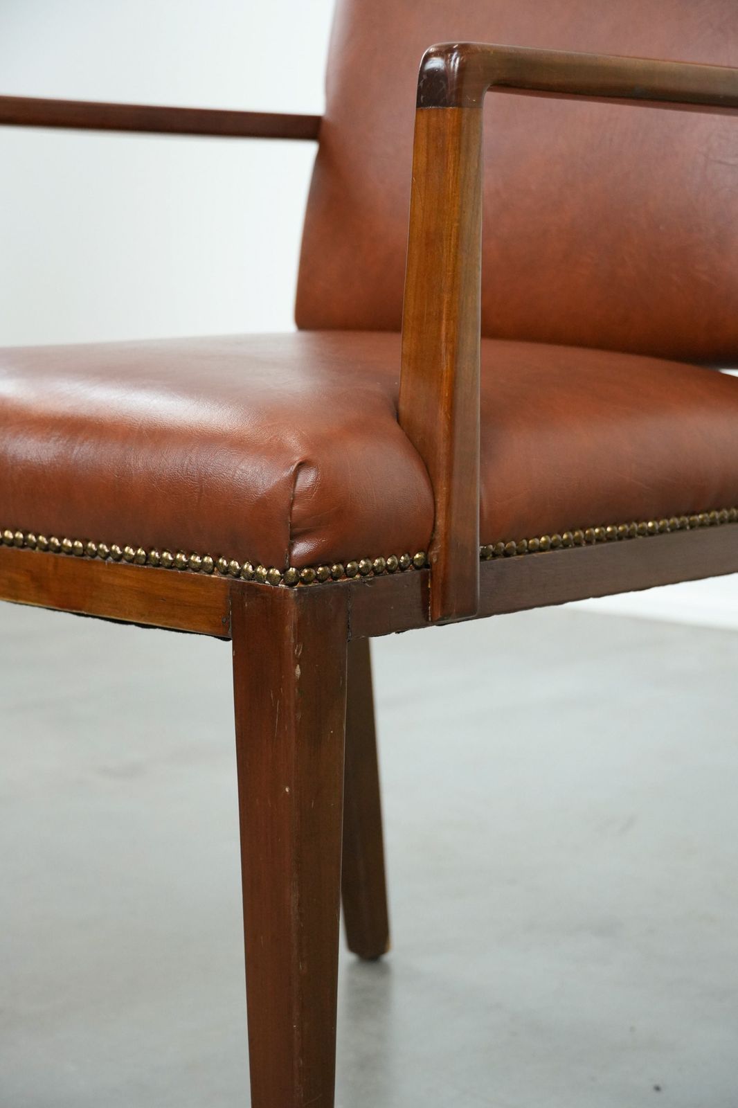 Meubels Vintage Scandinavische Houten Stoel Met Koeienhuid Leer Uit De Jaren 1960/1970 photo