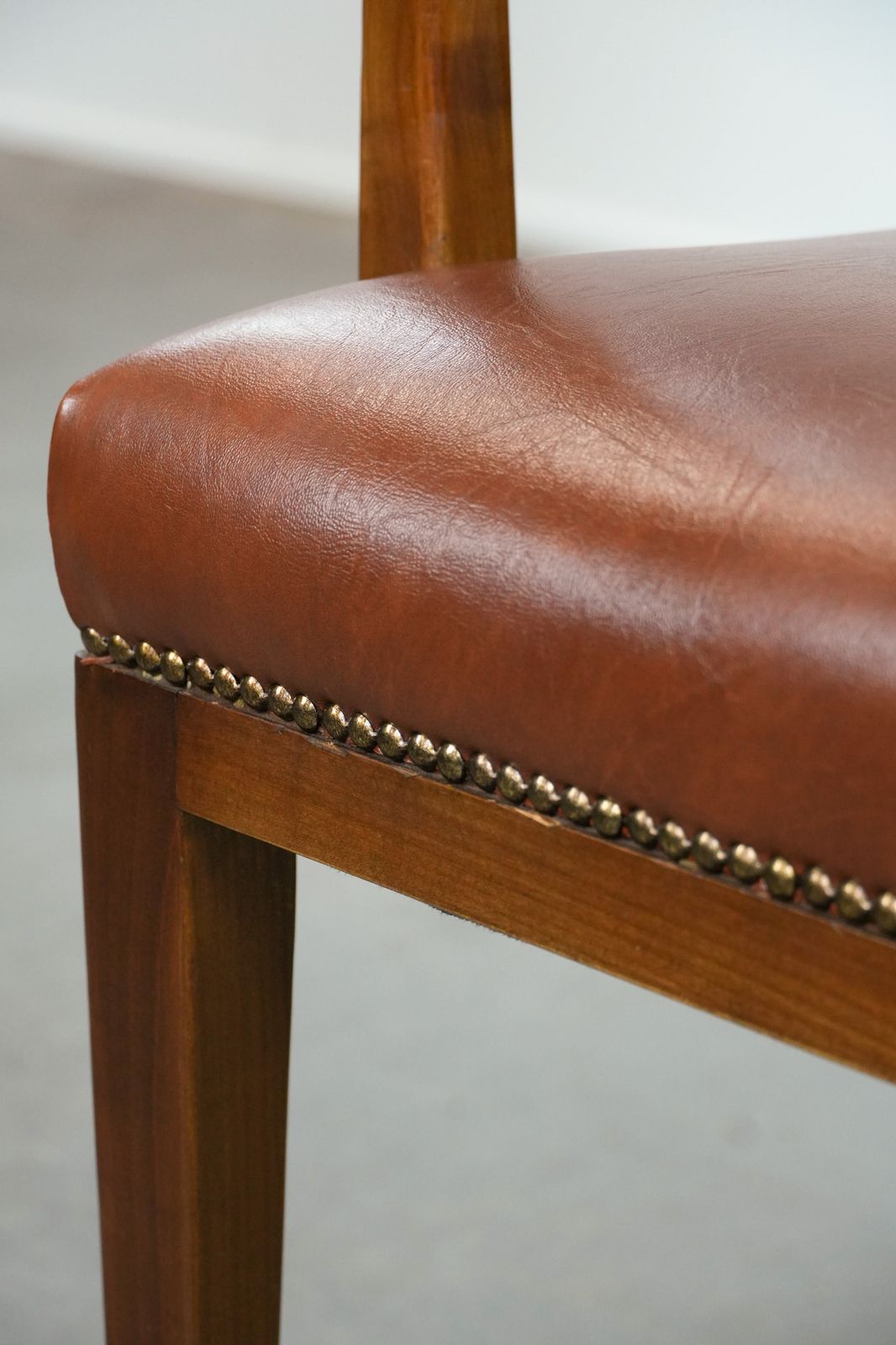 photo vinterior Beautiful Vintage Scandinavian Wooden And Cowhide Leather Side Table/Desk/Chair From The 1960s/1970s