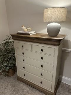 Willis & Gambier Refurbished Chest Of Drawers photo 375.0