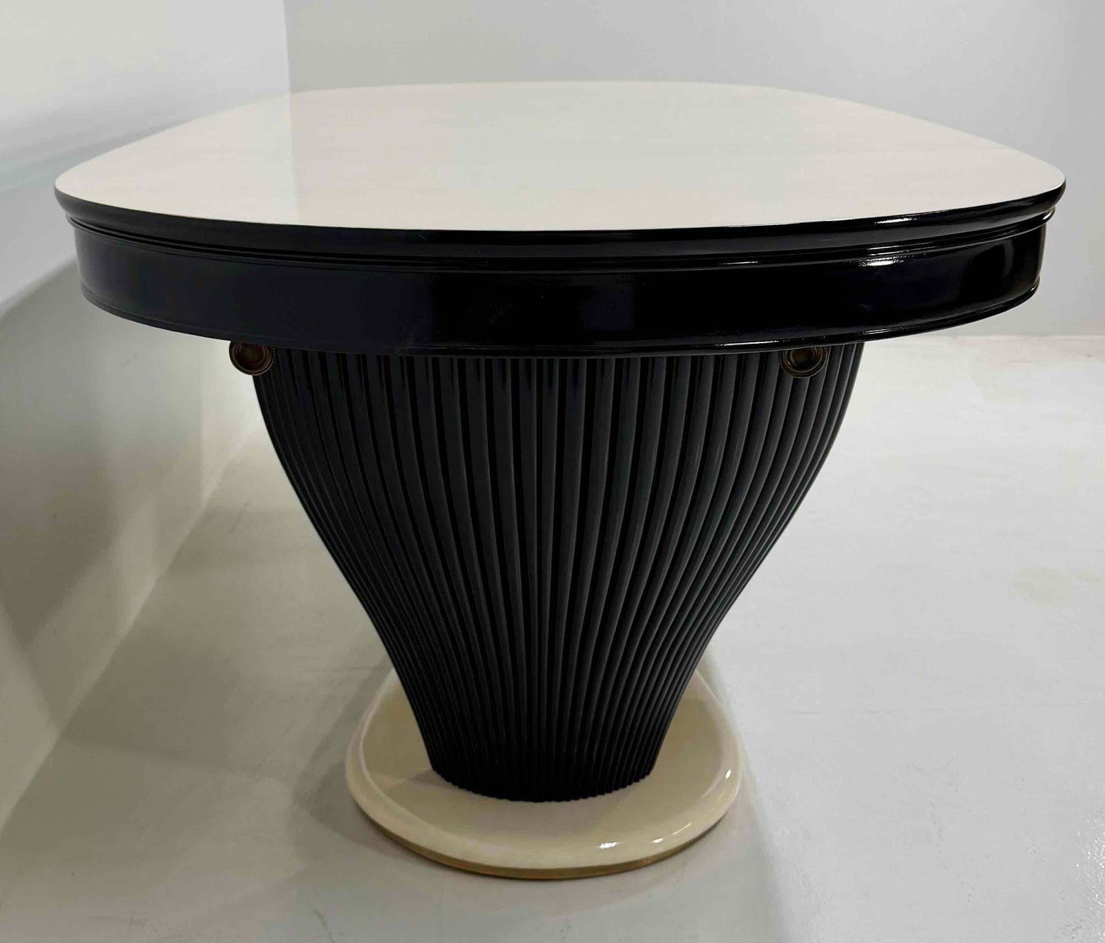 Extendable Italian Art Deco Dining Table Att. Vittorio Dassi In Parchment, 1940s photo buy