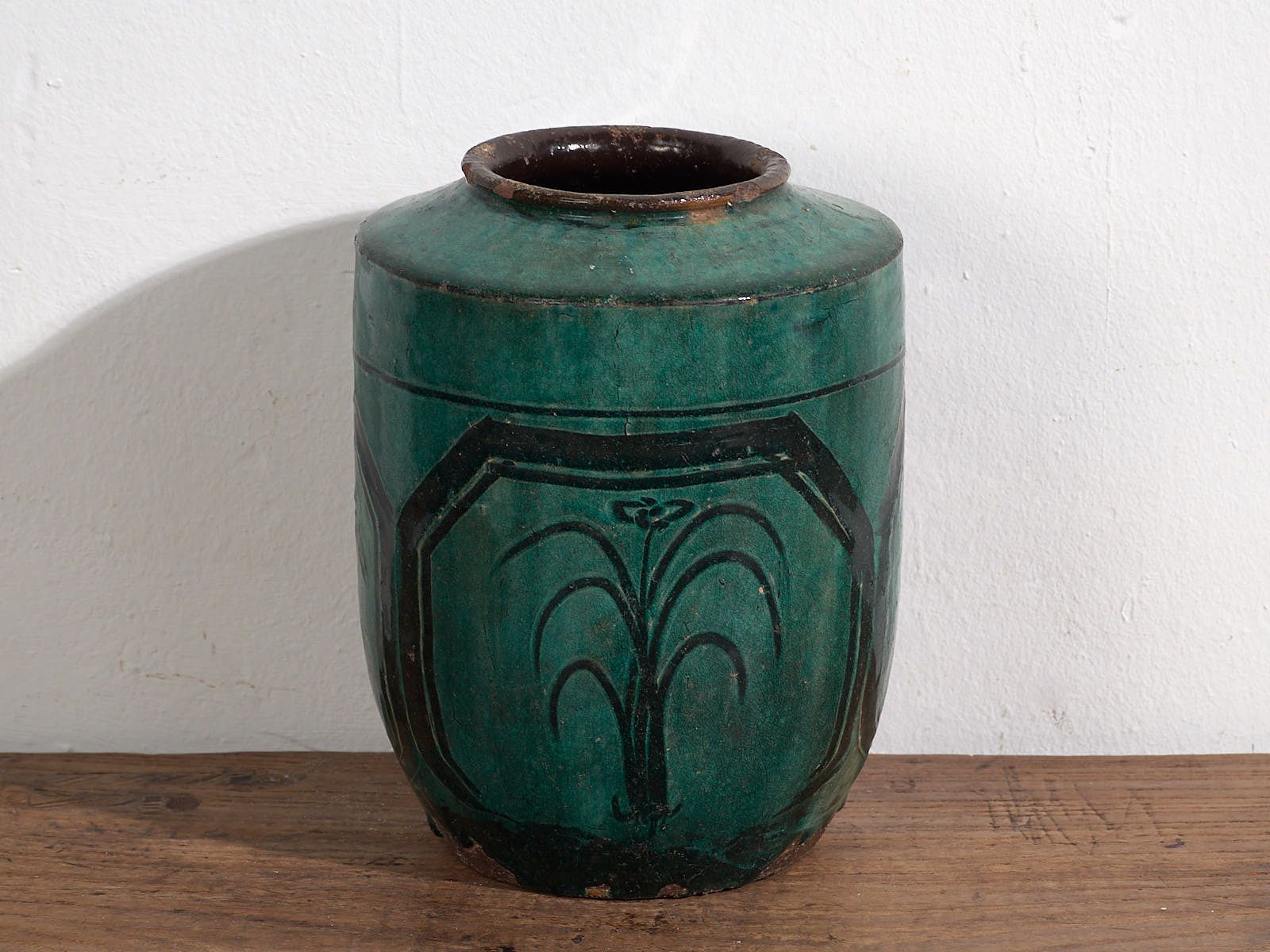 Antique Vase With Vegetal Details (C.1820) photo vinterior