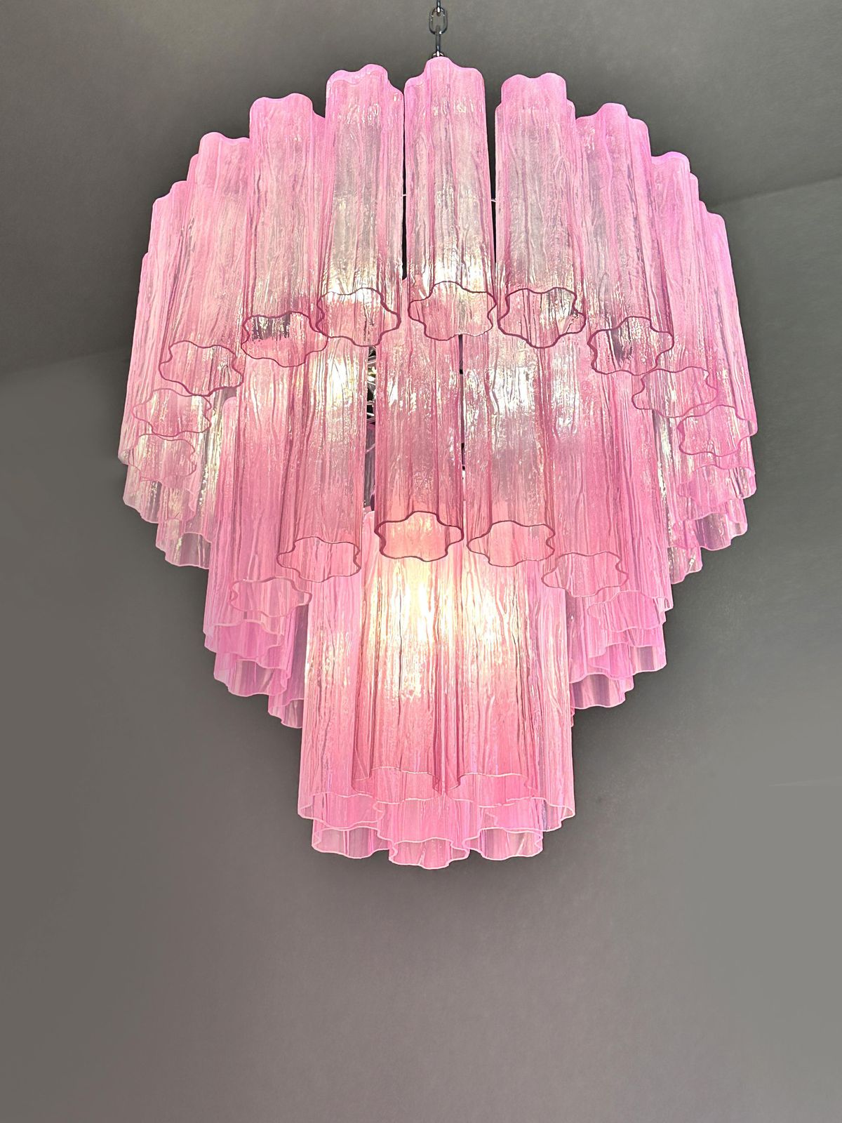 Contemporary Scenographic Fuxsia “Tronchi” Murano Glass Chandelier In Venini Style photo for sale