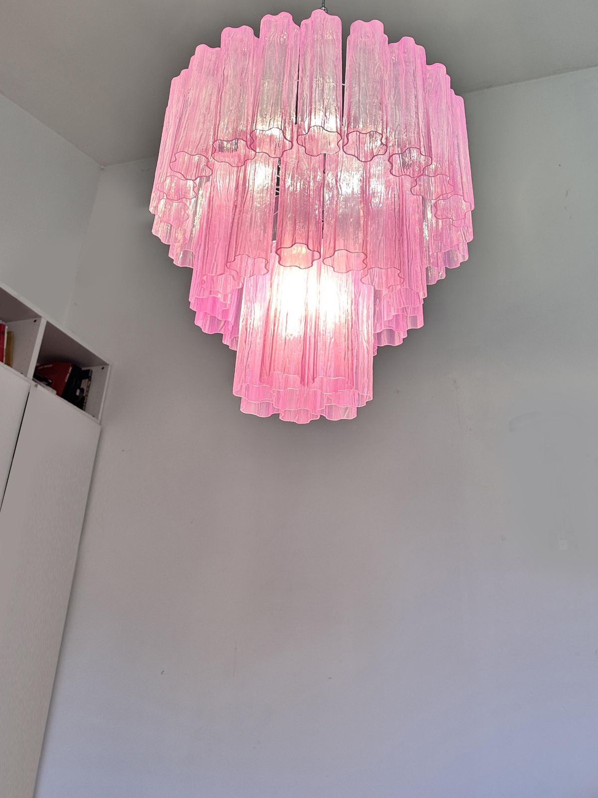 Contemporary Scenographic Fuxsia “Tronchi” Murano Glass Chandelier In Venini Style photo Lighting