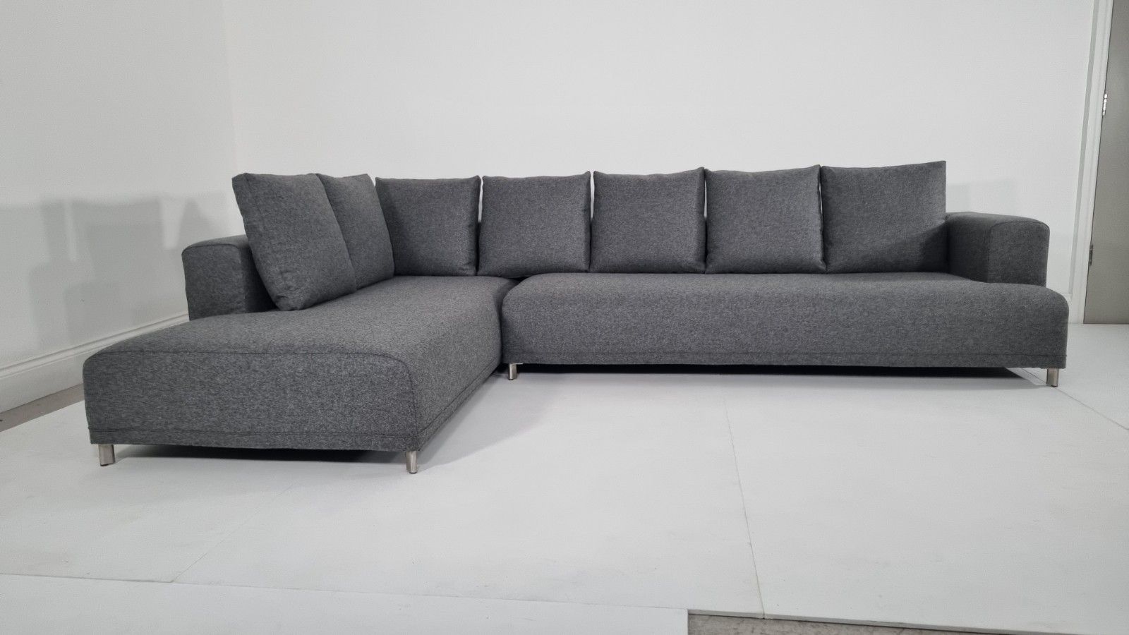 Ligne Roset Opium L/R Grande In Luxurious Grey Wool In Immaculate Condition photo Furniture