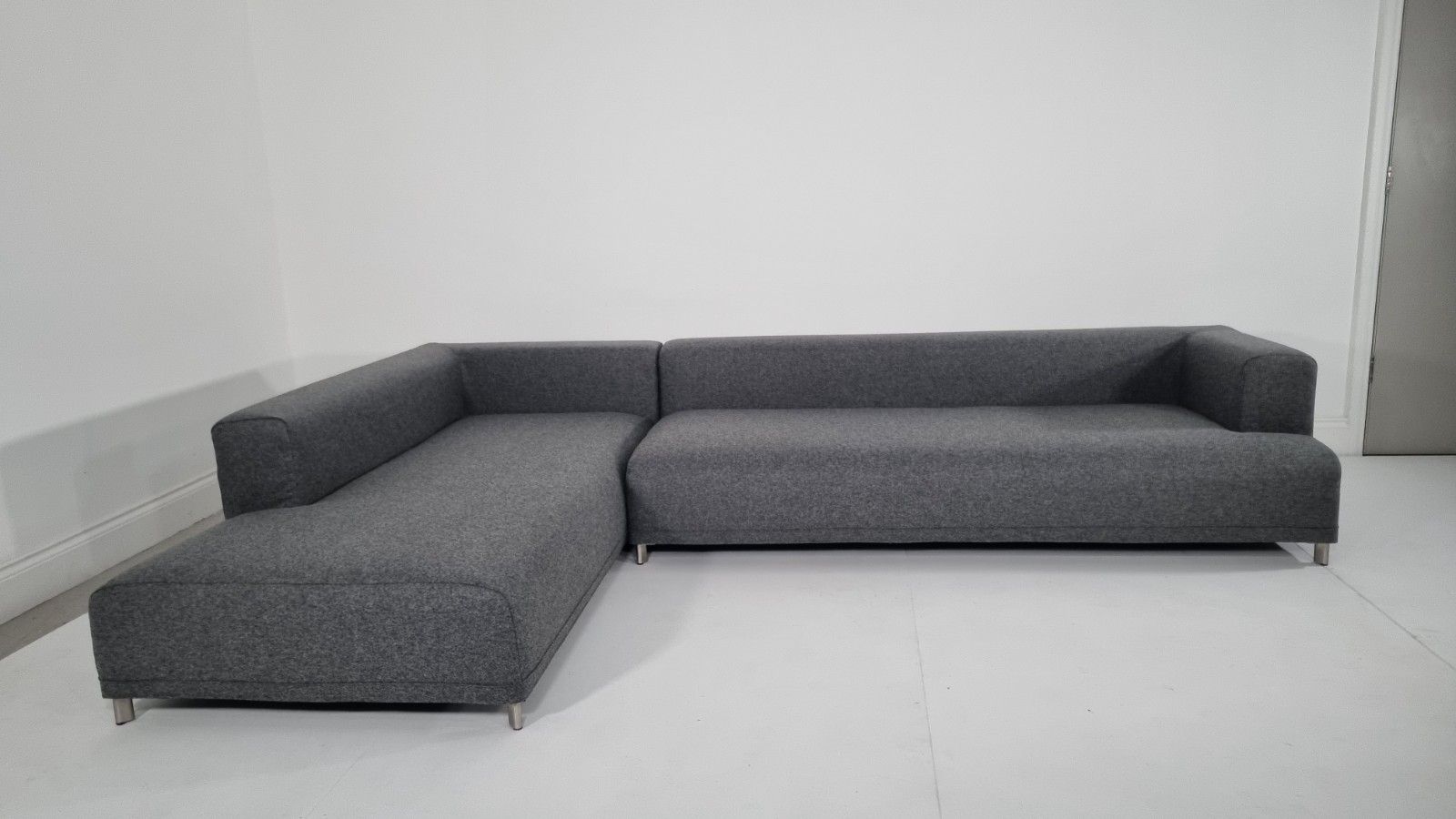 photo vintage Ligne Roset Opium L/R Grande In Luxurious Grey Wool In Immaculate Condition