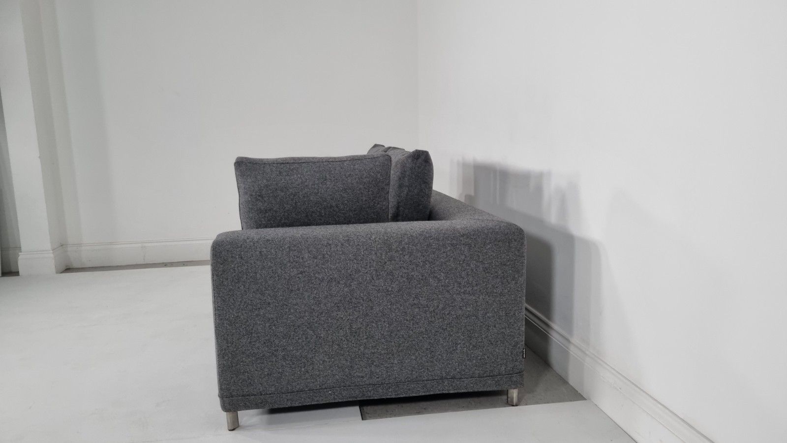 photo furniture Ligne Roset Opium Chaise Unit In Luxurious Grey Wool In Excellent Condition