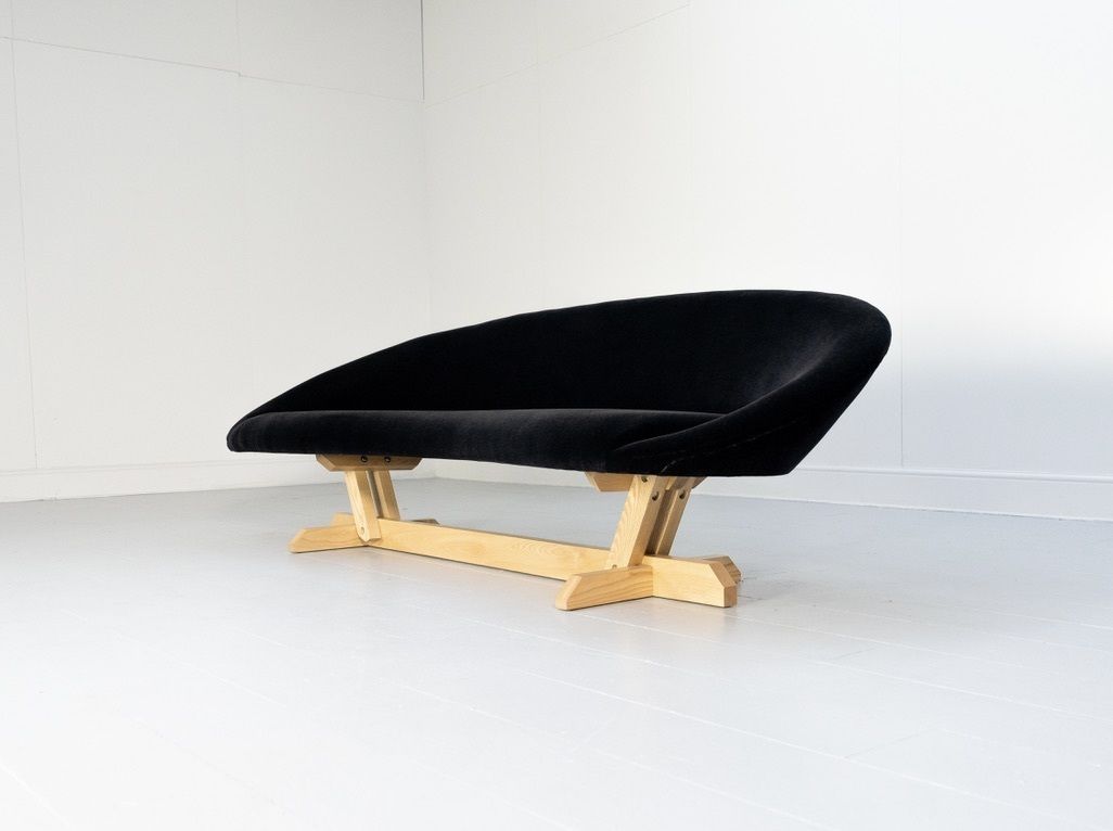 George Smith Sofa – “Bean” 4 Seat Sofa By Tom Dixon – In Kvadrat “Haakon” Mohair photo Furniture