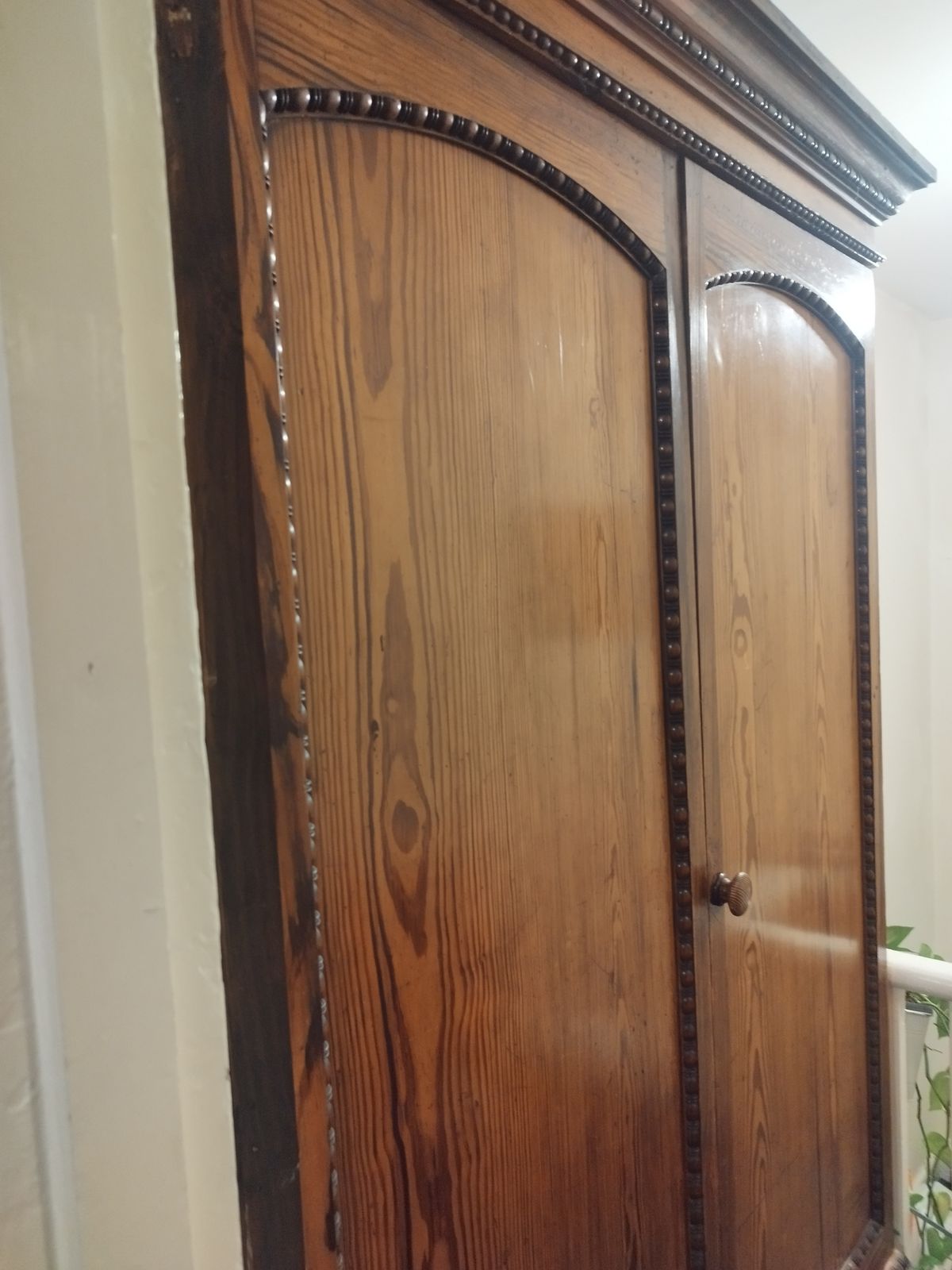 Solid Wood Antique Style Wardrobe – Beautiful Carved Detailing – Excellent Condition photo vintage