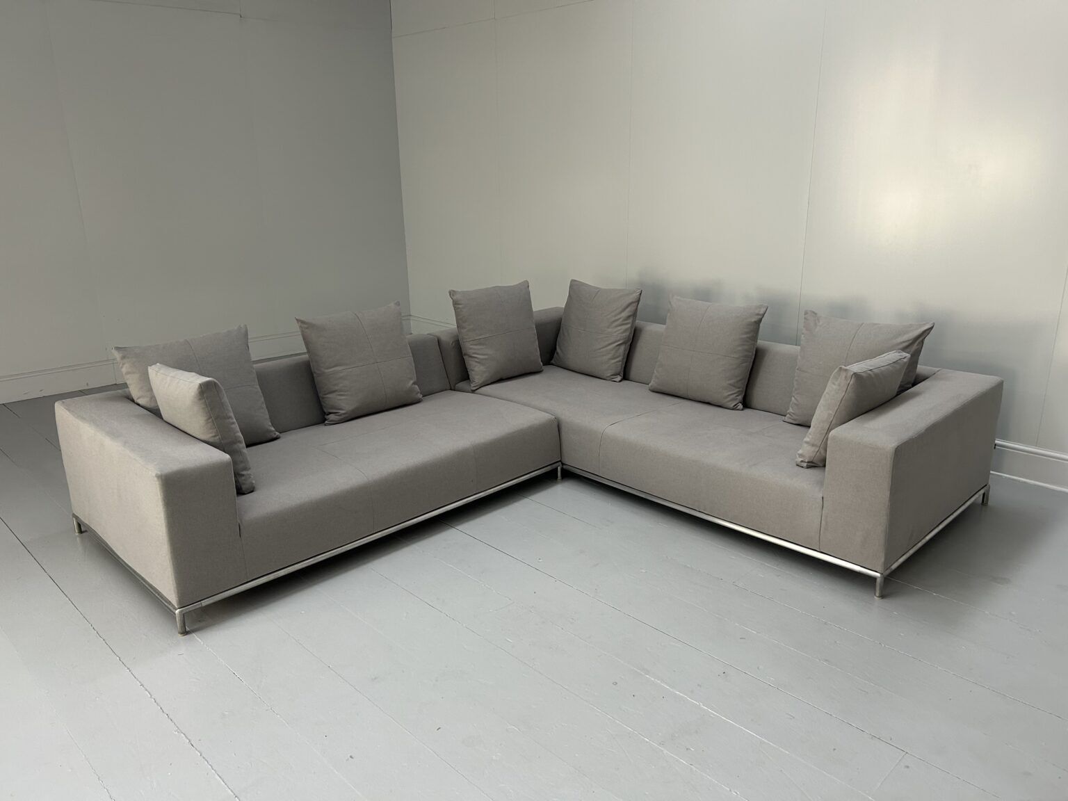 B&B Italia “George” L Shape Sofa – In Pale Grey Linen photo for sale
