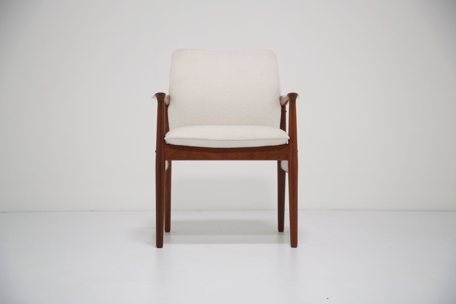 Grete Jalk Model 56 Armchair: Danish Teak & White Bouclé, Sculptural, Denmark, 1960s photo vinterior