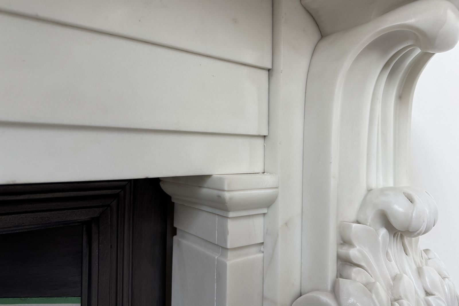 Substantial Antique William IV Carved Statuary White Marble Fireplace Surround photo vinterior