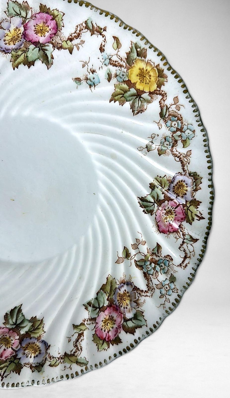 photo vintage Staffordshire Pair Of Coffee/Tea Cups With Saucers And Dessert Tray