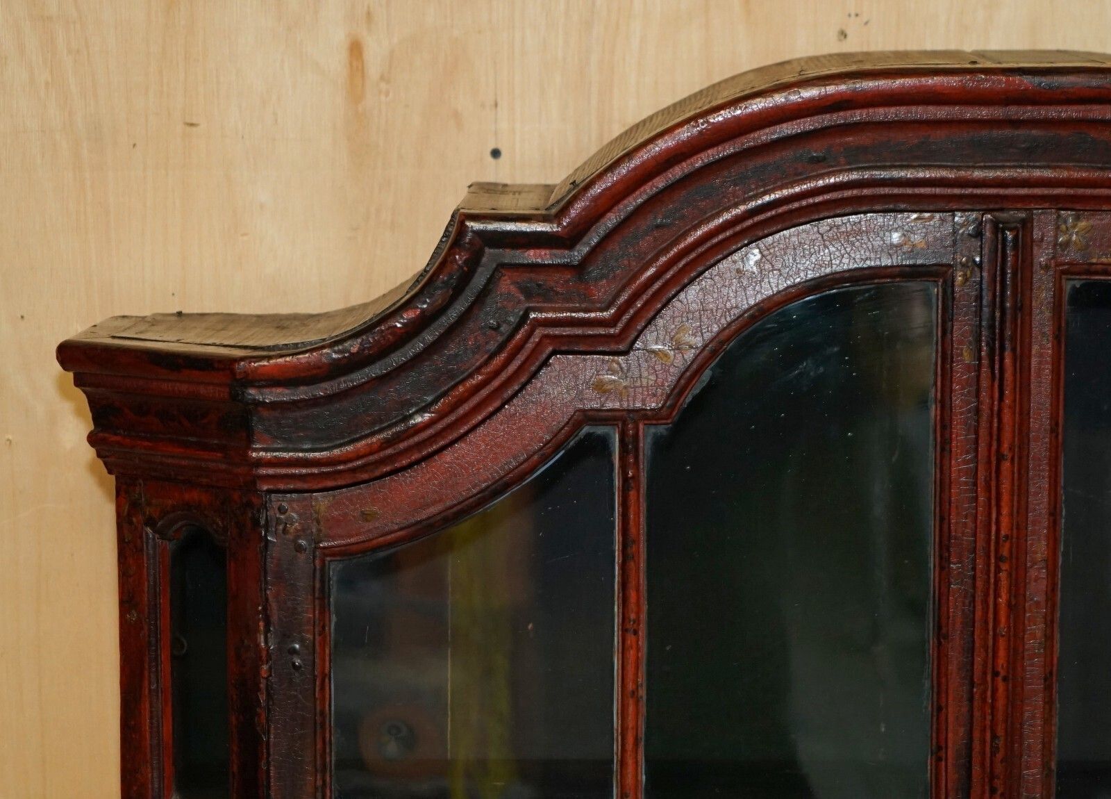 photo for sale Exquisite Antique 18th Century Chinese Chinoiserie 1780 China Cabinet Cupboard