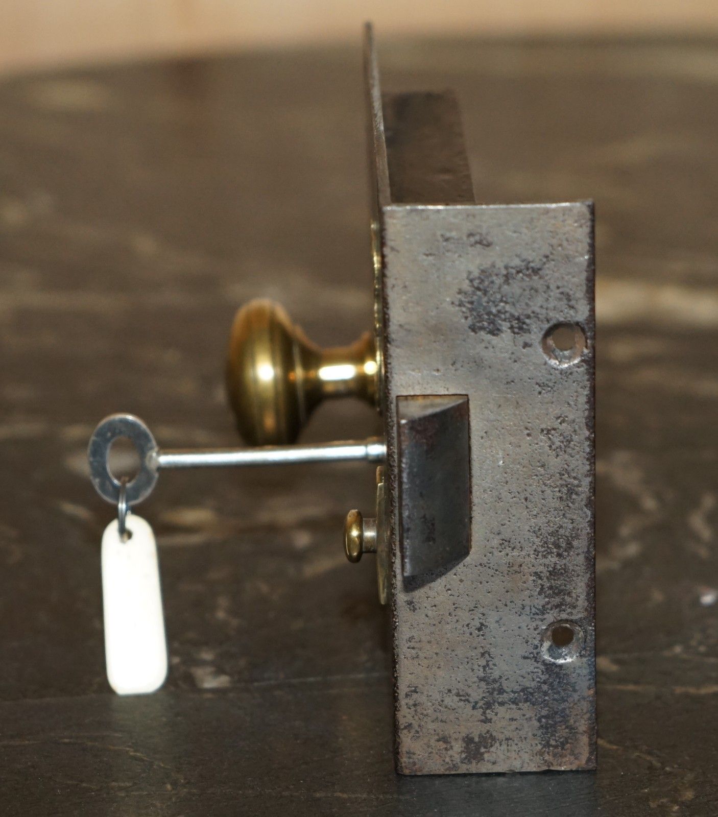 photo furniture Stunning Antique Victorian Restored Brass Chubb And Son Coat Of Arms Door Lock