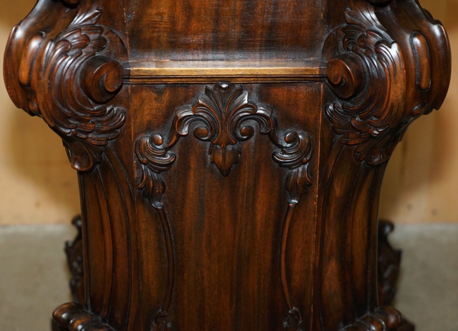 Super Decorative Antique Flamed Mahogany Heavily Carved Display Pedestal photo vintage