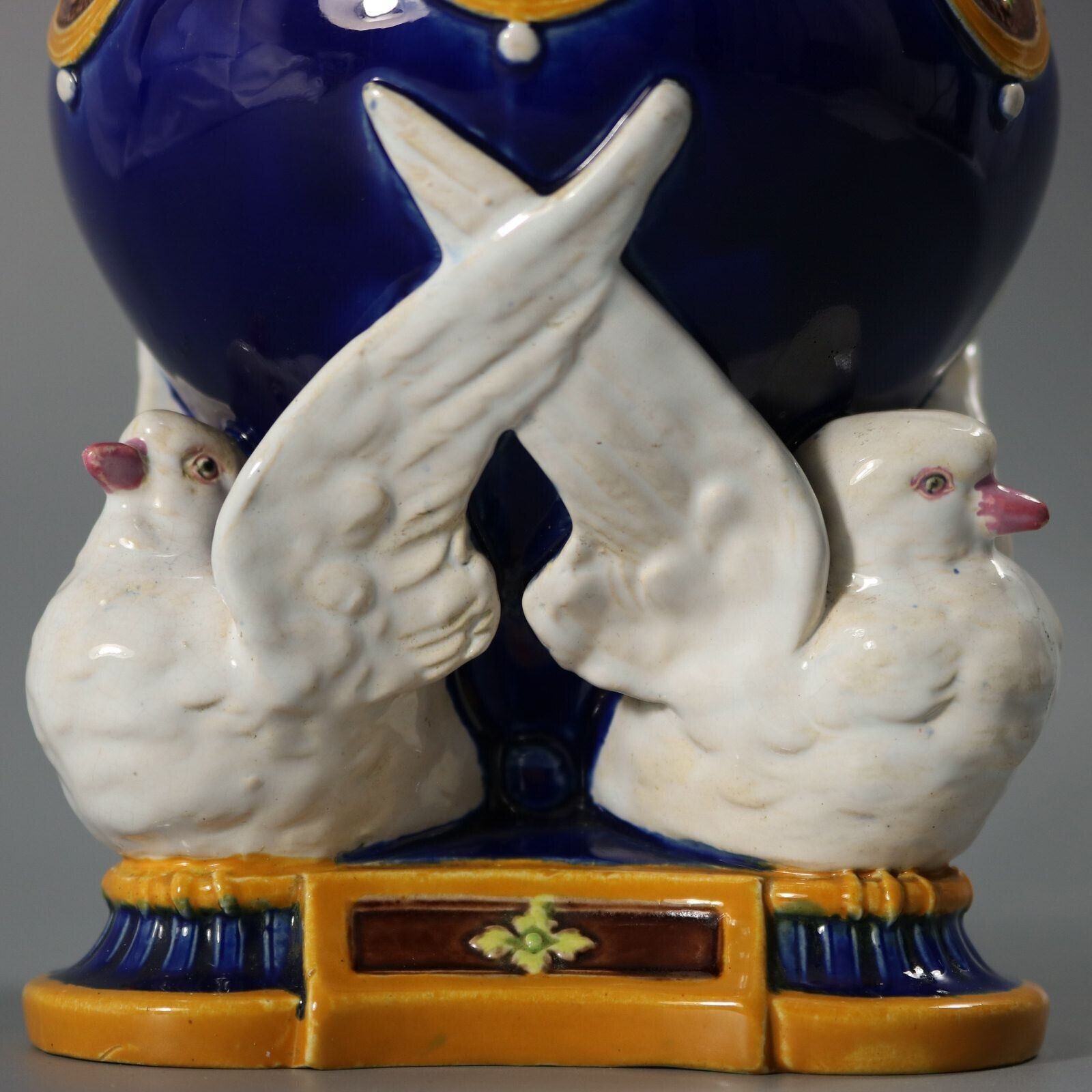Minton Majolica Fantail Pigeon Vase photo 1555.0
