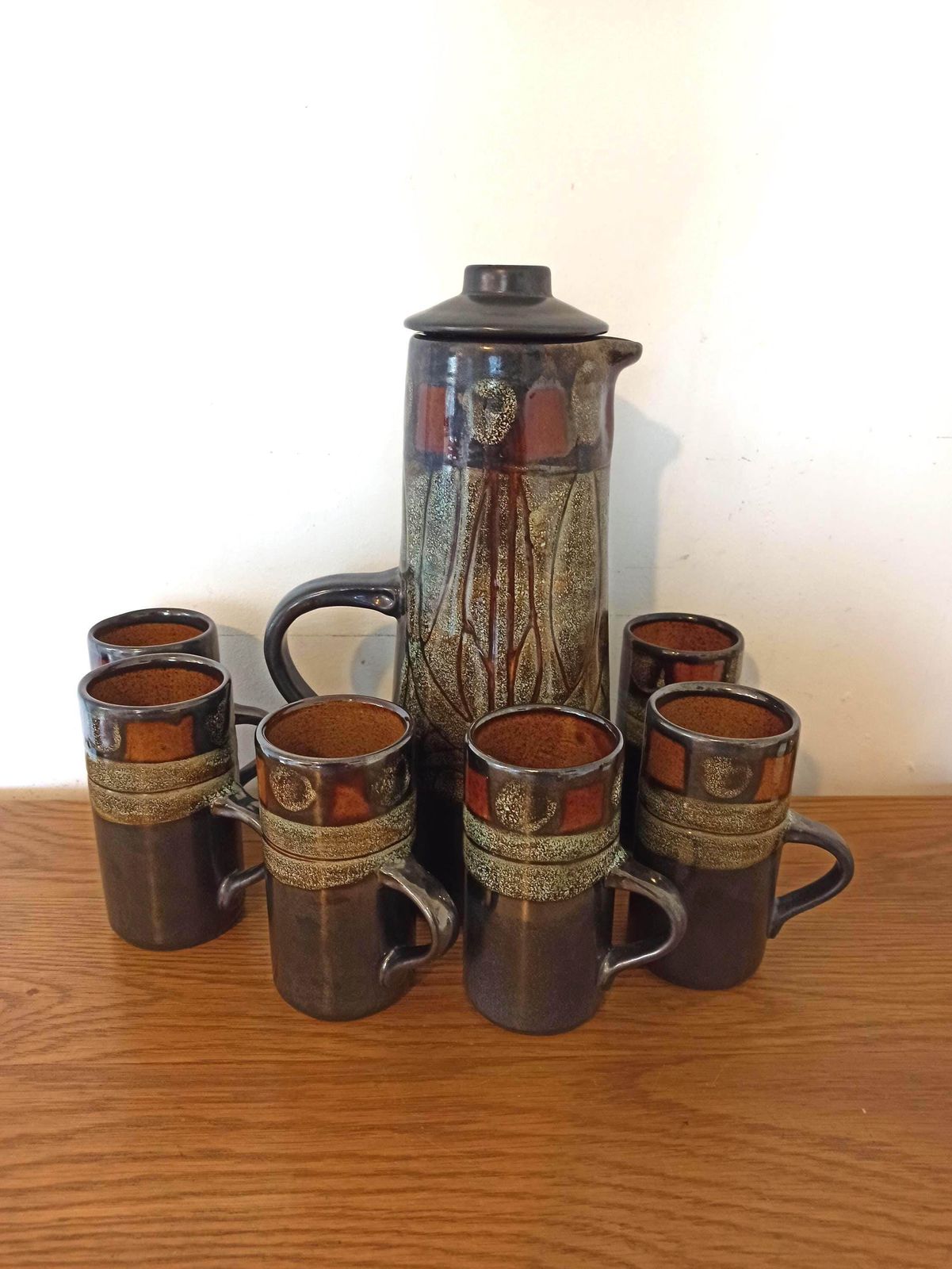 Coffee Pot And 6 Cups. Studio Pottery. Good Condition.